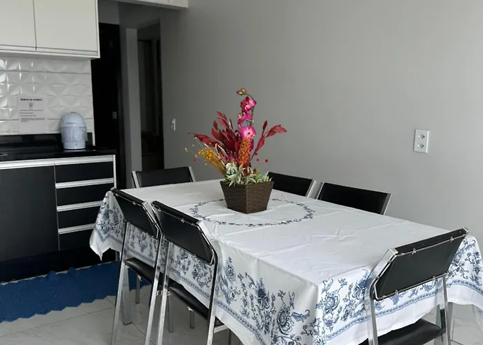 Apartamento completo ate 5 pessoas ou um quarto com sala e cozinha para 2 pessoas
