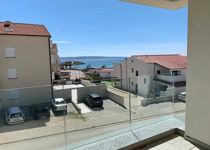 Palm Beach Apartment, Povljana