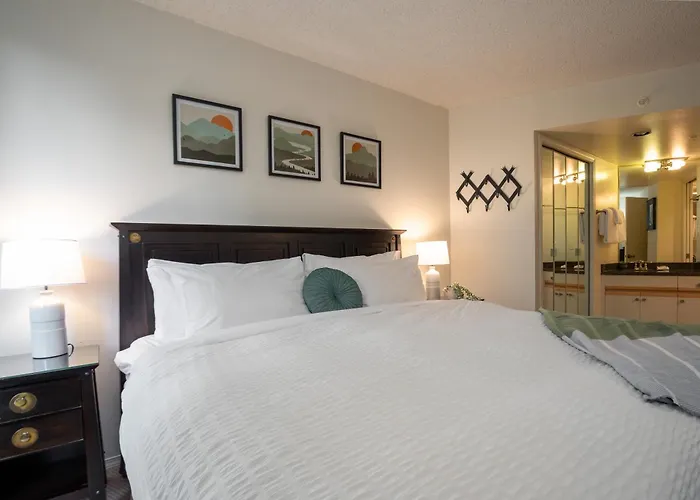 1Br In Marquise, Close To Ski Hill, Pool, Sauna, Hot Tub, Fitness Suite, Fireplace