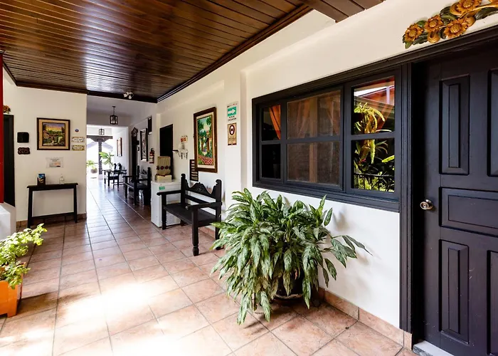 Hotel Camino Maya