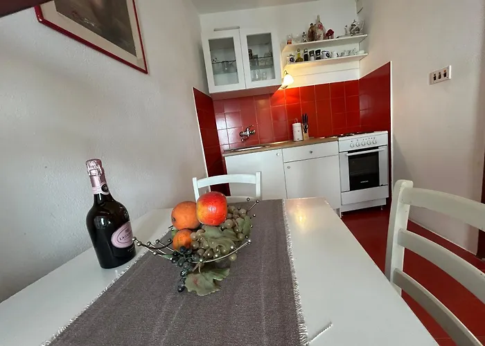 Seafront Studio Apartment+Balcony