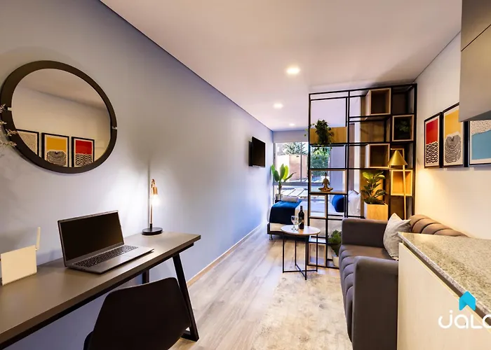Modern Loft In 85 St