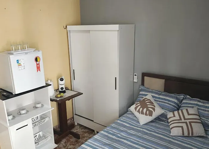 Quarto mobiliado