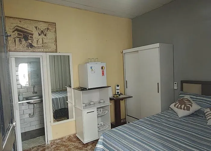 Quarto mobiliado