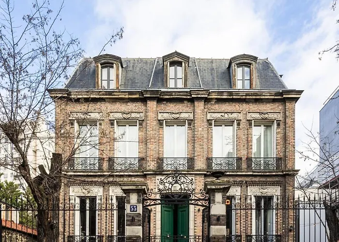 Le Charmant Hotel