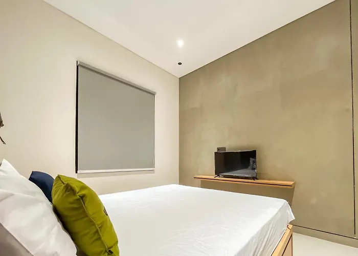 Urbanview Tigatuju Living Blitar