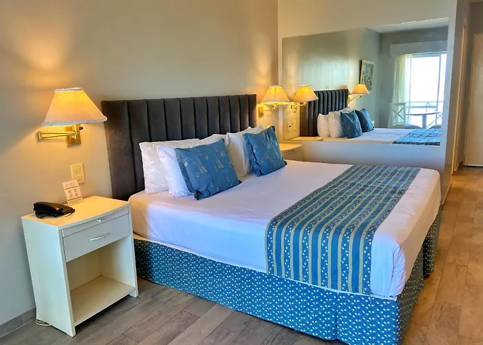 Marina Del Faro Resort
