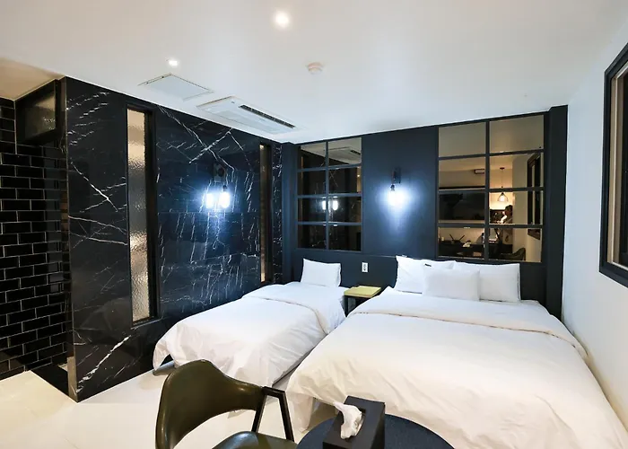 Hotel Kkuljam Stay