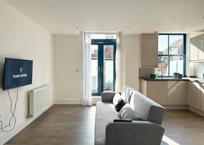 New - St James - City Centre Modern Apartment