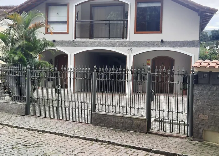 Aconchego no bairro mais charmoso da serra.