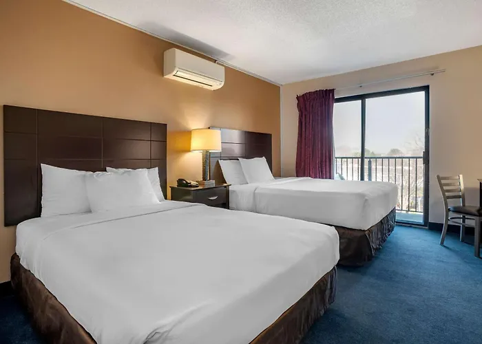Econo Lodge Inn & Suites Rehoboth Beach
