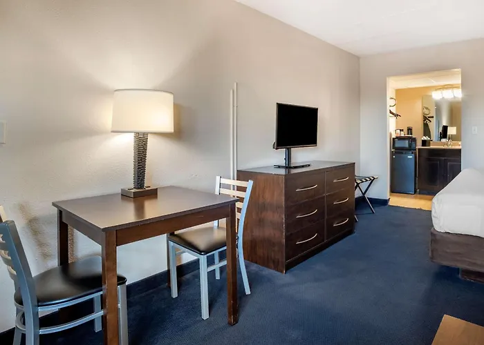 Econo Lodge Inn & Suites Rehoboth Beach