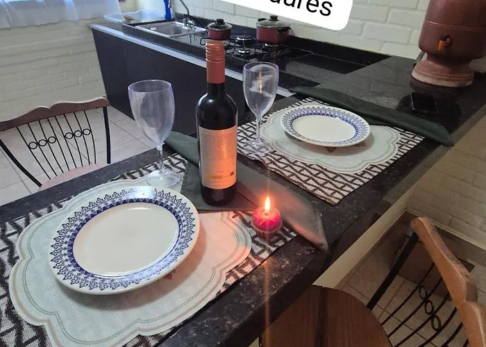 Flat na área central de Valadares Com AR garagem wifi cozinha completa para grupos ou casais