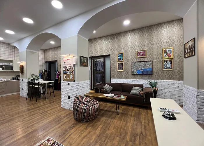 Sazeli Old Baku Hotel