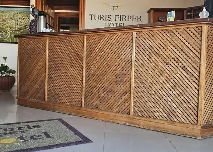 Turis Firper Hotel
