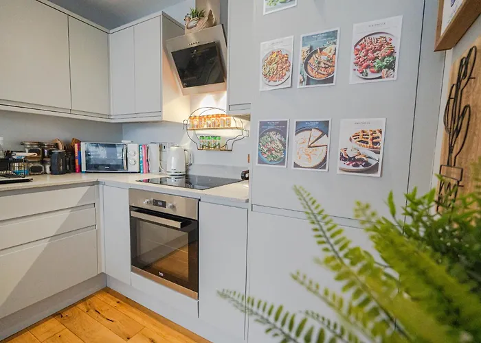 Stunning Bright Two Bedroom Apartment In Southbourne