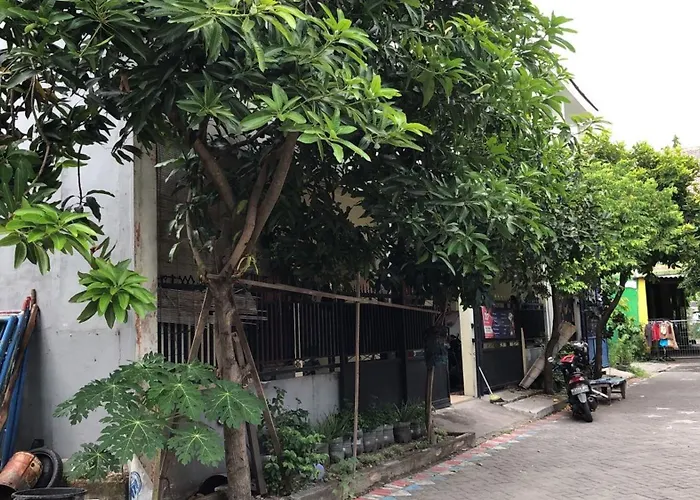 Hotel O Homestay Bu Sun Syariahneartaman Rekreasi & Pemandian Taman Suruh