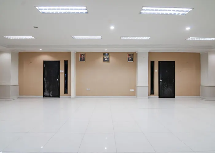 Collection O Senapelan Near Rsud Petala Bumi Formerly De Town Hotel