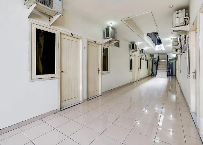 Oyo 91361 Benlin D'Kost Syariah