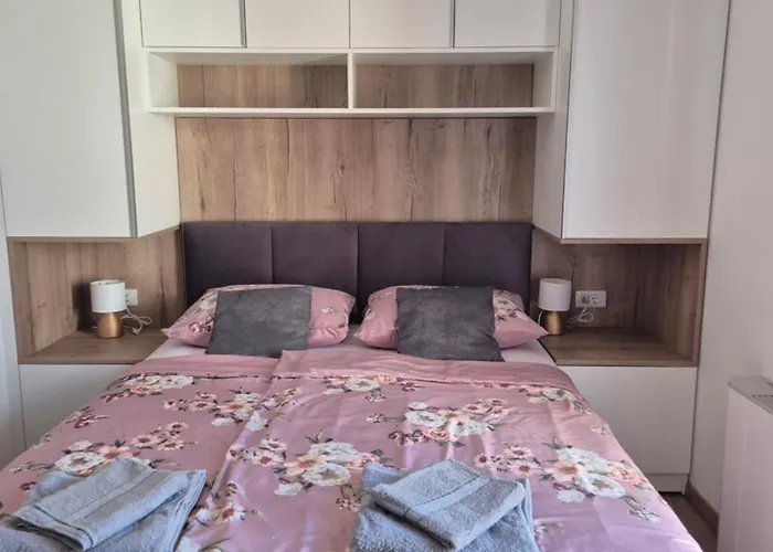 Apartments Petrovic