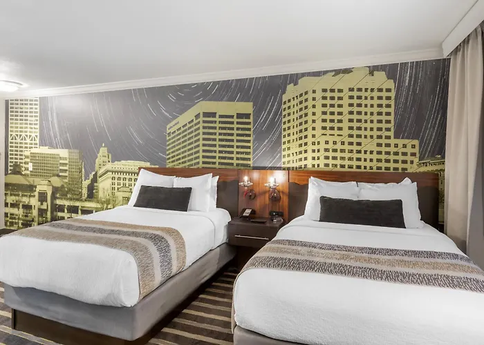 Best Western Plus Milwaukee West