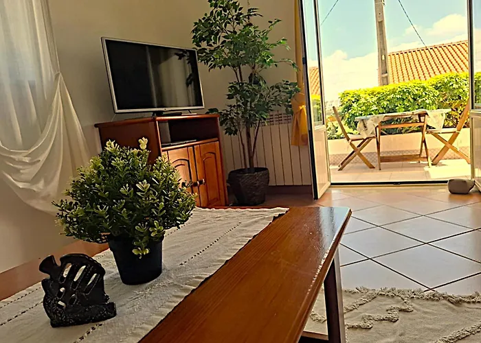 Arrifana Beach- T2 Sun&Surf Flat