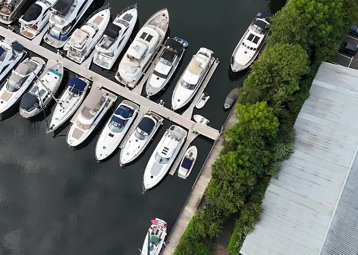 Luxe En Comfortabel Appartement Aan Het Water