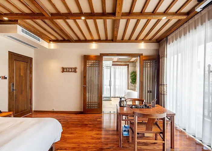 Zhangjiajie Waterfront Huajian Inn & Tianmen Shan National Forest Park & Free Pick-Up & Breakfast,Coffee,Tea