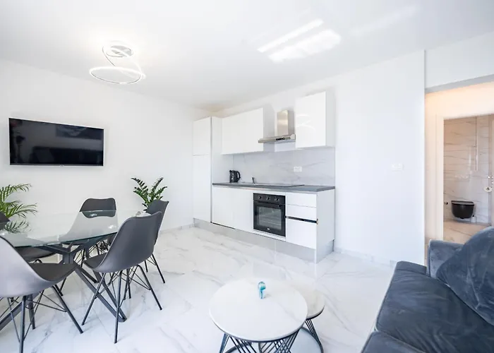 Tedoris Apartments