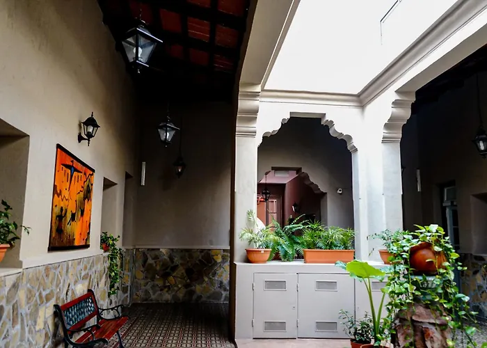 Hotel De La Linda