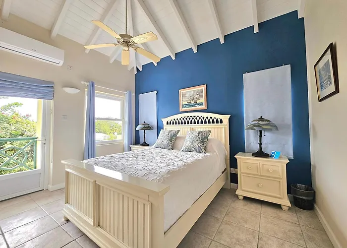 The Pelican #3 - Spacious 3 Bedroom 2,5 Bath Waterfront Townhome In The Heart Of Rodney Bay, Townhouse