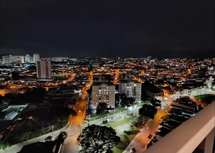 Studio luxuoso novo com ar condicionado e cozinha completa - Centro