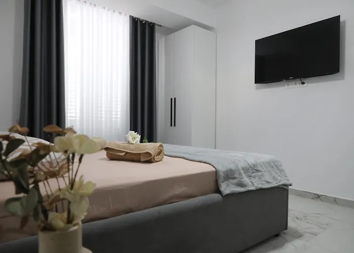 Rozafa Guest Room Center