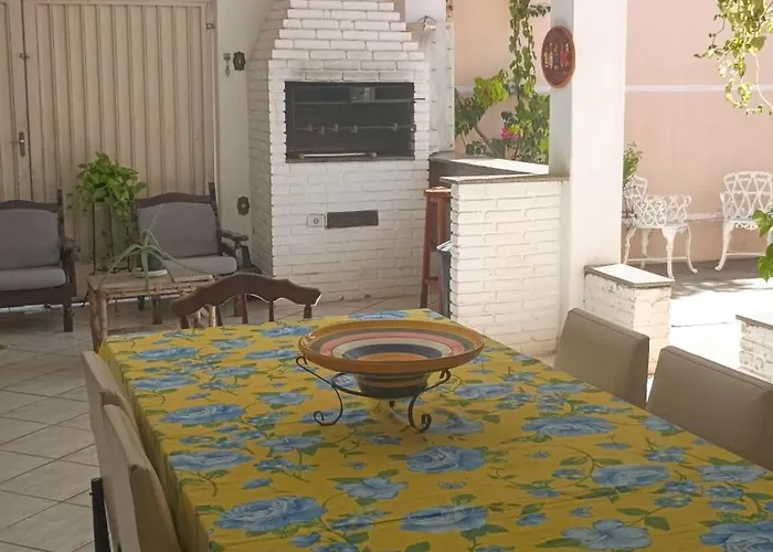 Casa 3 suítes c ar garagem coberta wi-fi próx prefeitura Aracatuba shopping até 10 pessoas