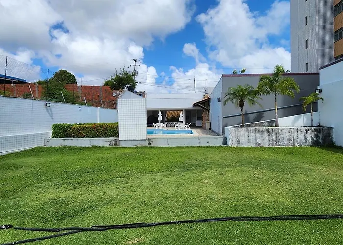 Melhor apto 3 suítes vista praia à beira mar, piscinas e estruturas