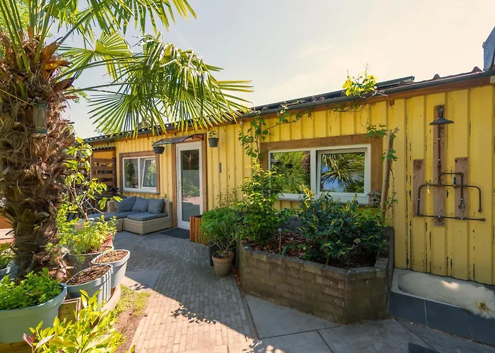 Tiny house - fietsverhuur, eigen keuken en badkamer