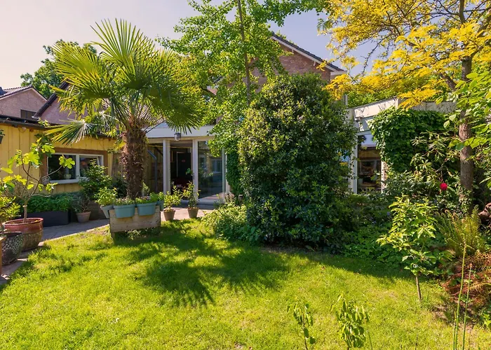 Cozy House - fietsverhuur, eigen keuken en badkamer