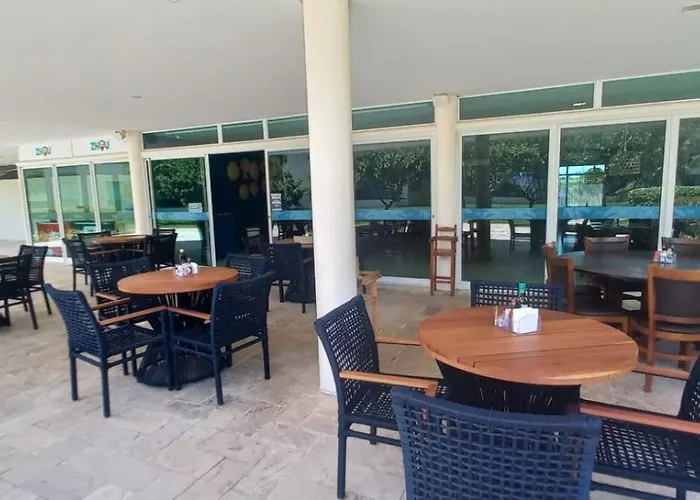 Carneiros Beach Resort