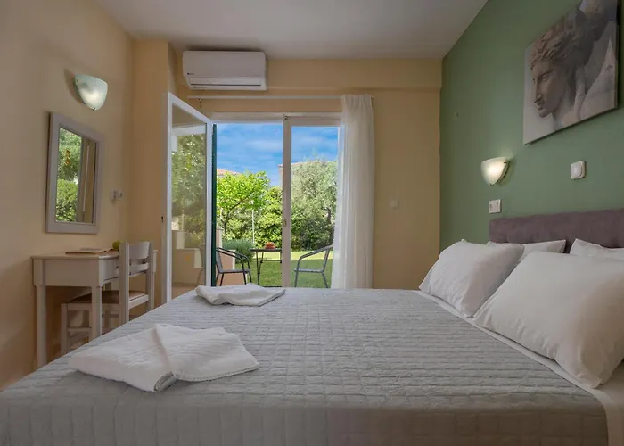 Julia Hotel