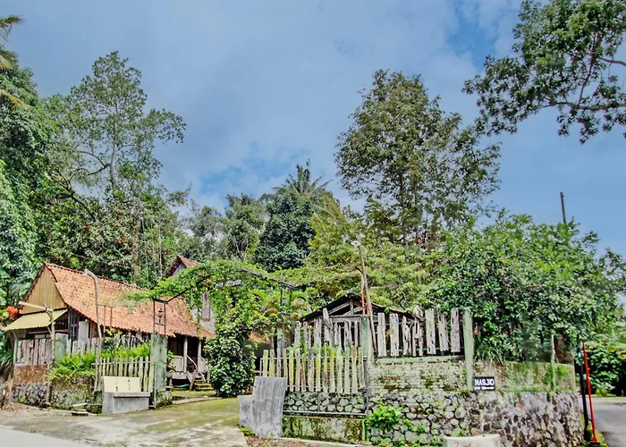 Hotel O Omah Baturan Syariah