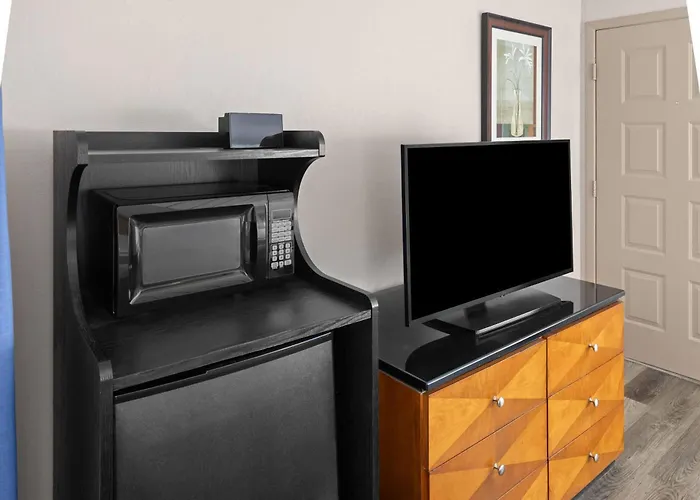Baymont By Wyndham Knoxville I-75