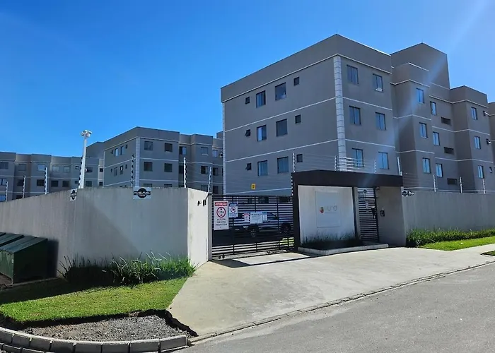 Apartamento inteiro, ar-condicionado e vaga de garagem