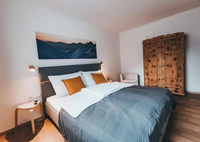 Apart Pair im Dorf