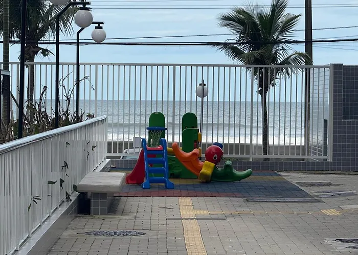 Apto Frente Praia Familiar