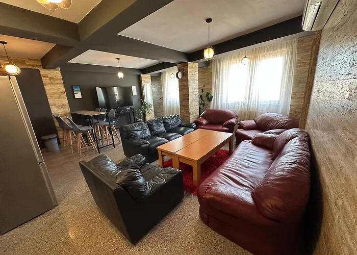 Central Residence - Studio & 3Br Apartment Near Beach