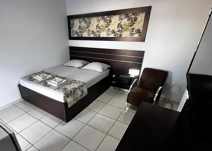 FlyWorld Hotel e Agencia de Viagens