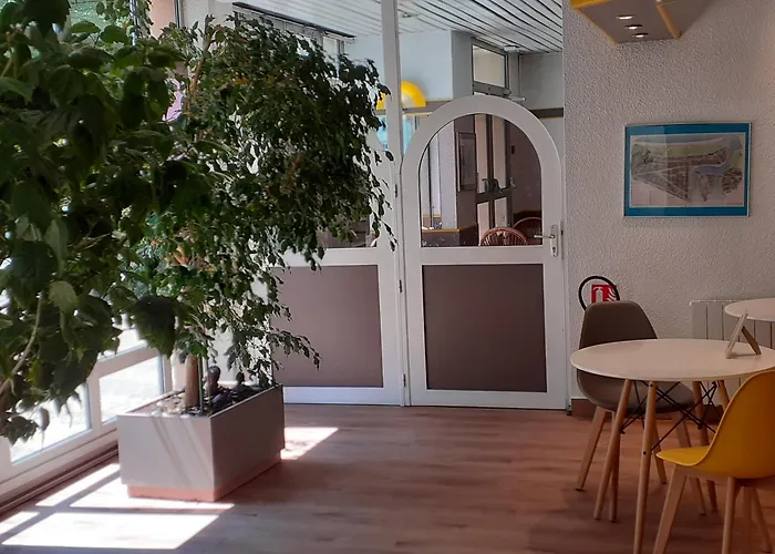 EGG HOTEL - HOTEL LES GENS DE MER Dieppe