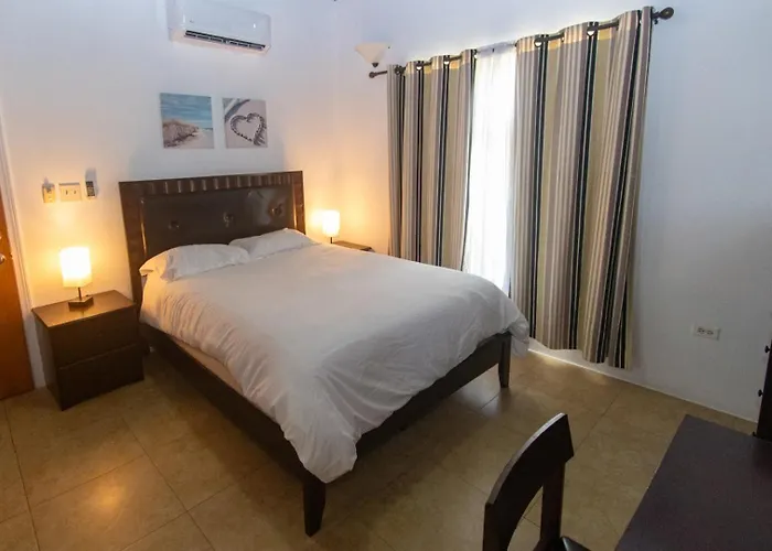 Lord Nelson Hotel & Residences