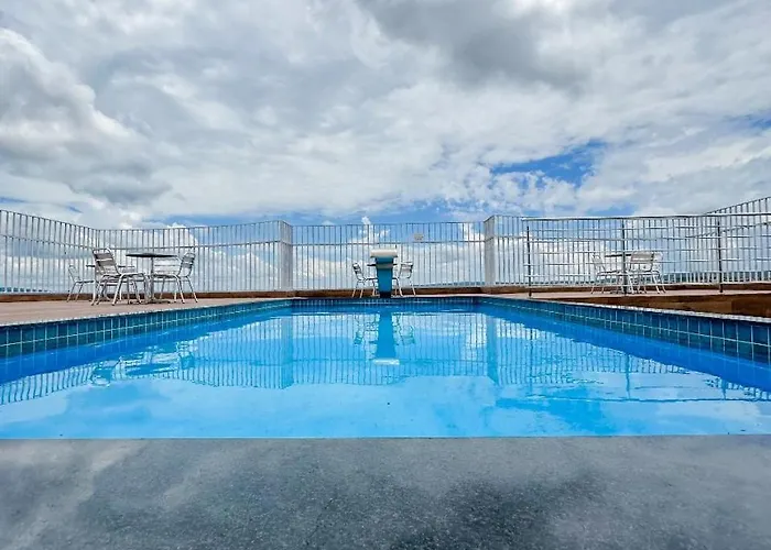 Hotel Tropical Paracatu Ereli
