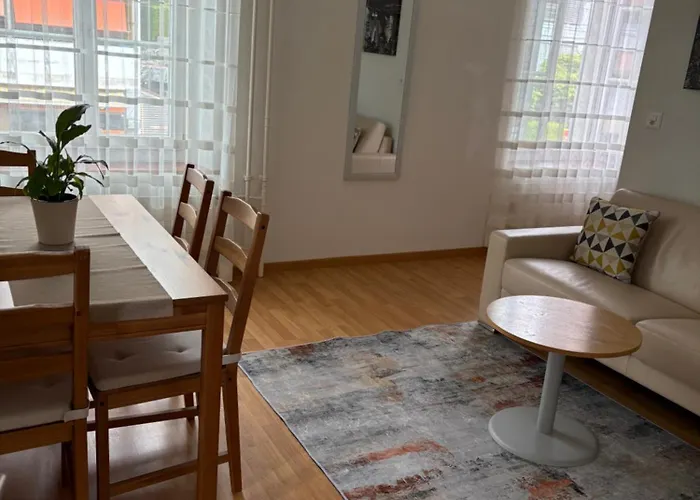 2 Zimmer Appartement mit eigenem Bad und Küche